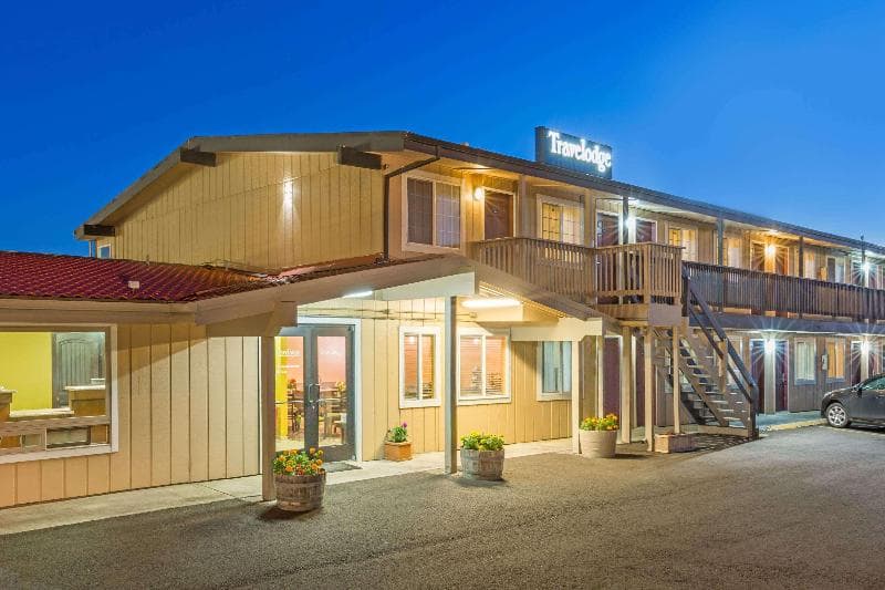 Travelodge by Wyndham Newport 5