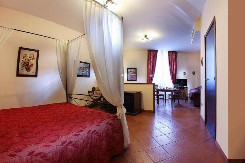 Grand Hotel Capodimonte 4