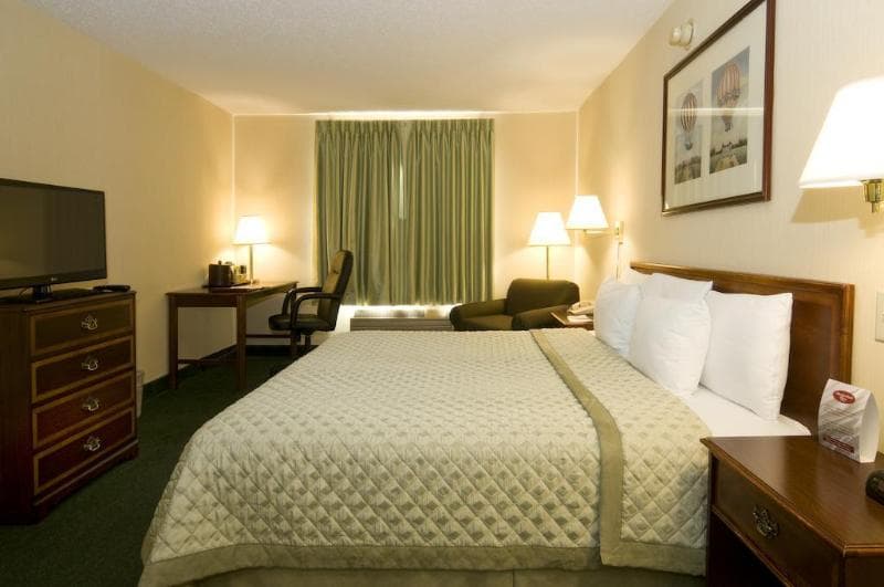 Meadowlands Plaza Hotel 5
