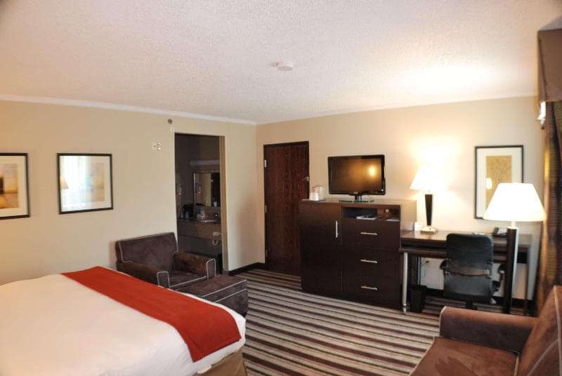 Holiday Inn Express Nashville W I40 / Whitebridge photo 1