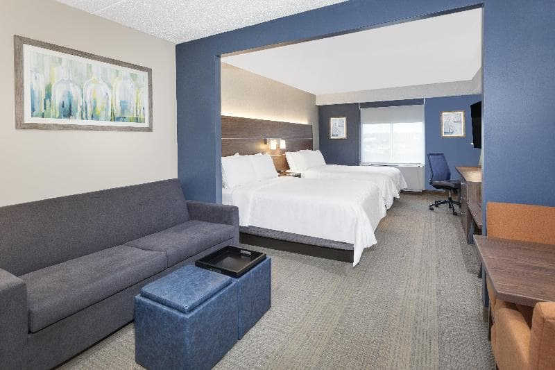 Holiday Inn Express & Suites Long Island-East End 5
