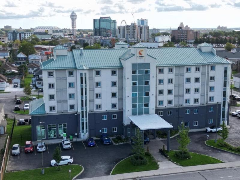 Comfort Hotel photo 1