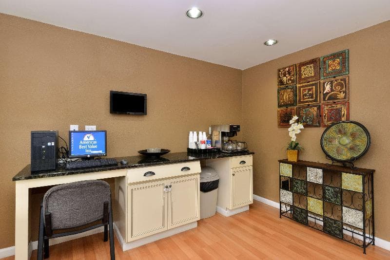 Americas Best Value Inn Nashville Downtown photo 1