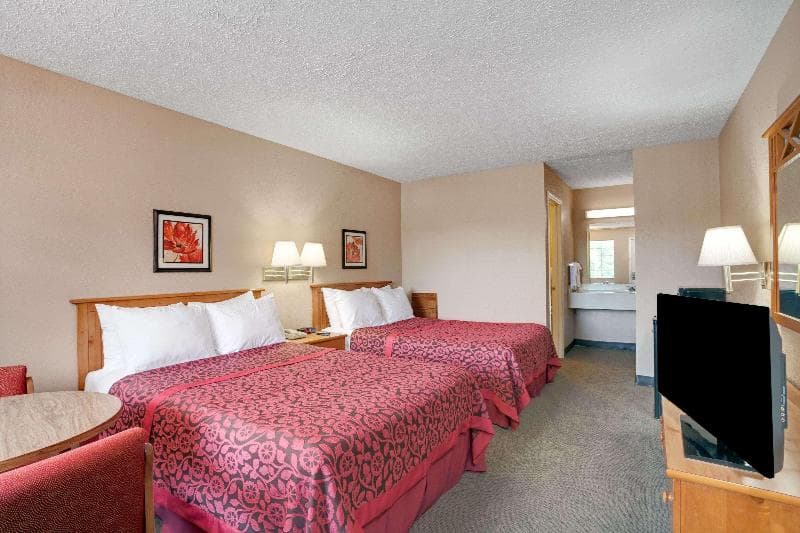 Days Inn by Wyndham Joelton/Nashville photo 1