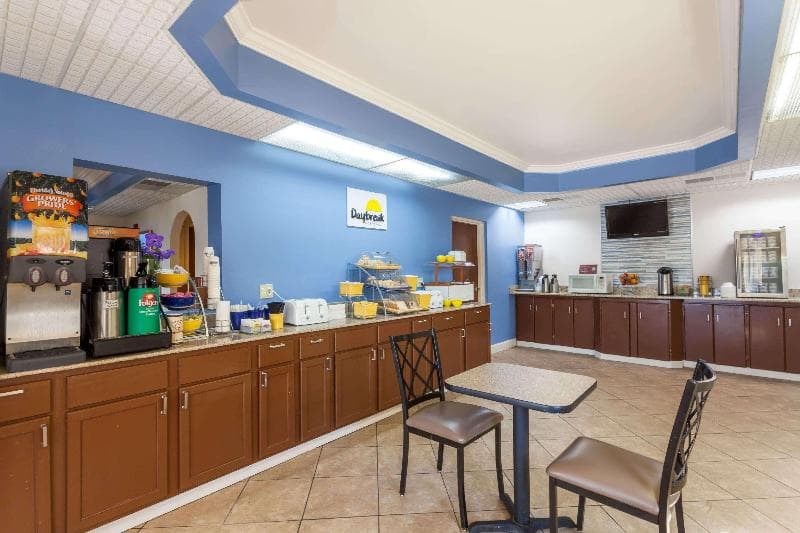 Days Inn by Wyndham Franklin Nashville photo 1