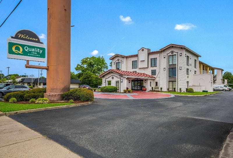 Quality Inn 4