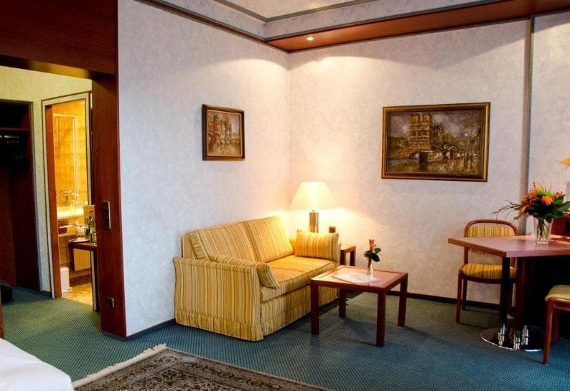 Best Living Arotel Nürnberg 5