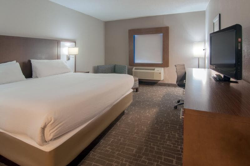 Holiday Inn Express & Suites Nashville I-40 & I- 2 2