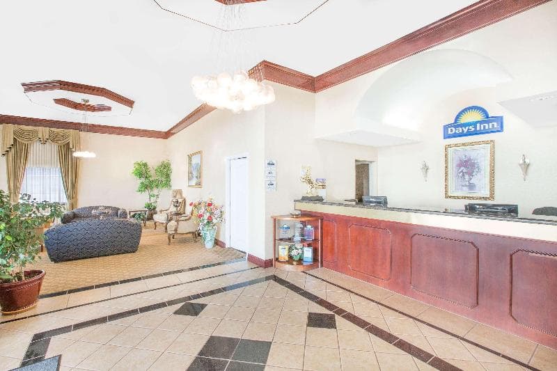 Days Inn by Wyndham Robstown 4