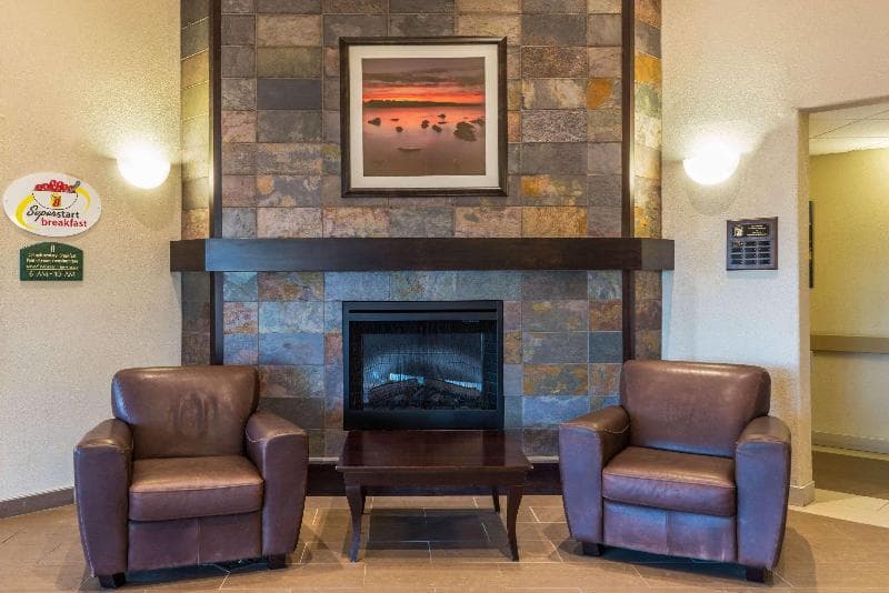 Super 8 By Wyndham Windsor 4