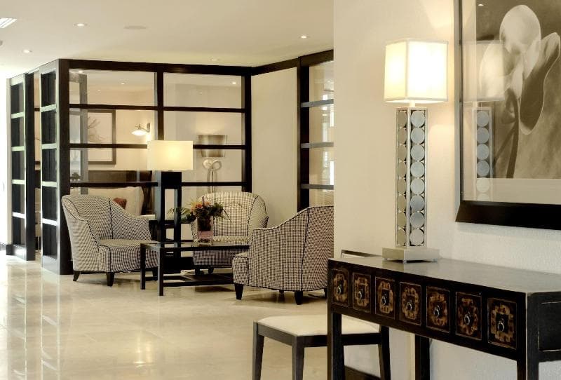 The Shaw Club Hotel 5