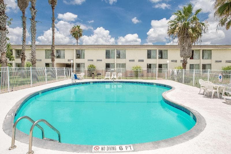 Days Inn Alice 4