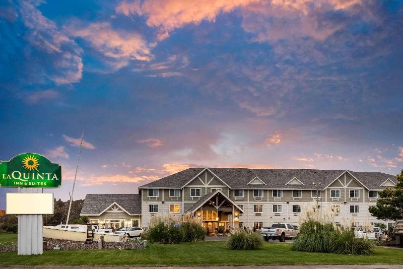 La Quinta Inn & Suites by Wyndham Newport 4