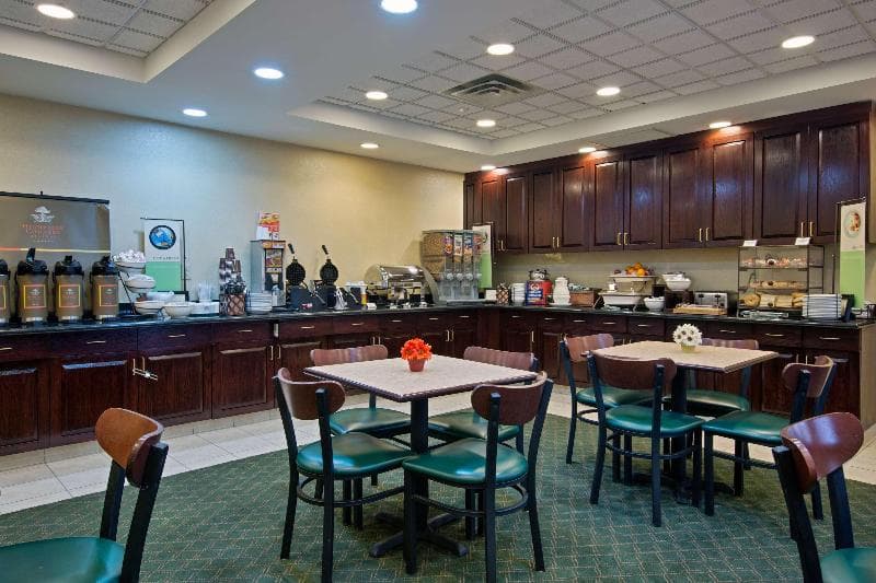 Comfort Inn & Suites Hampton Near Coliseum, Va 3