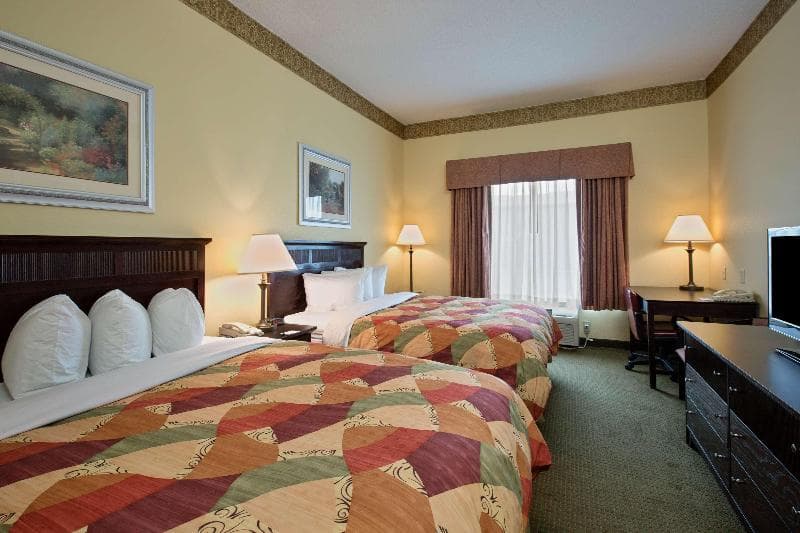 Comfort Inn & Suites Hampton Near Coliseum, Va 4