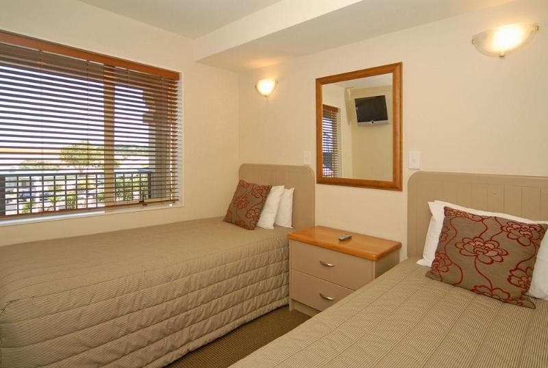 Pebble Beach Motor Inn 3
