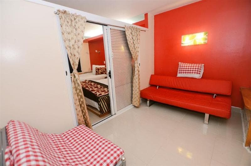 Doxie Hotel 2