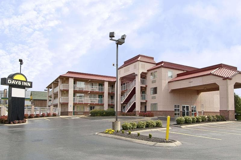 Days Inn By Wyndham Nashville Airport 4