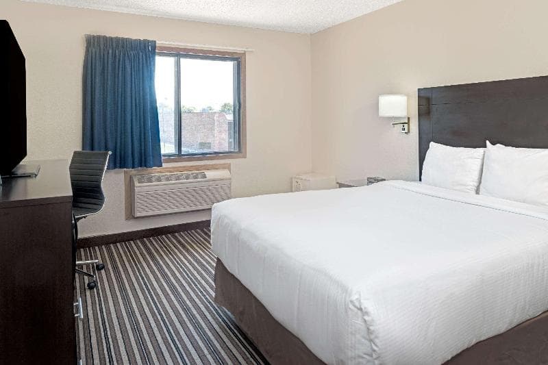Super 8 By Wyndham Omaha I-80 West 4