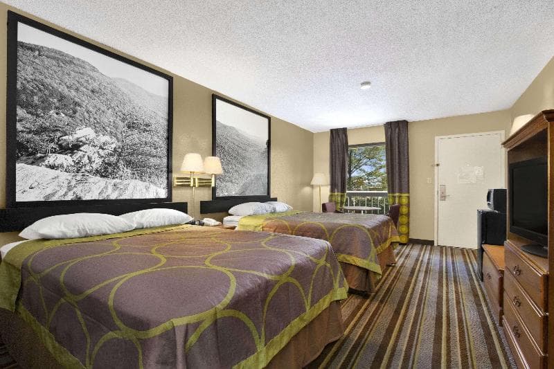 Super 8 By Wyndham Oxford 4