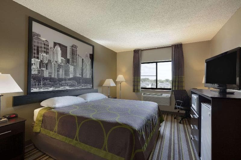 Super 8 by Wyndham Bridgeview/Chicago Area 4