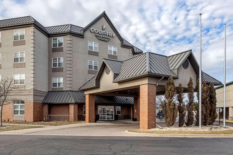 Country Inn & Suites by Radisson, Elk Grove Village/Itasca 4