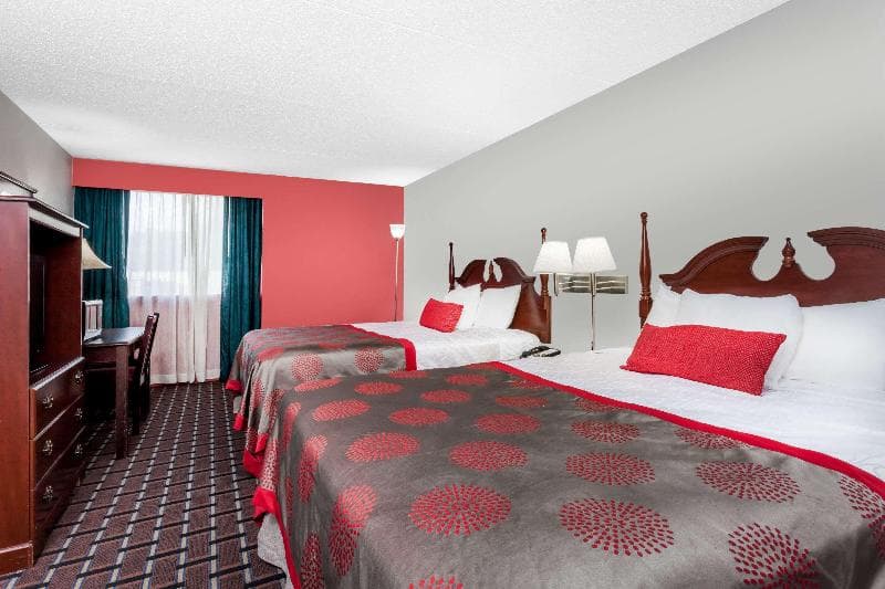 Ramada By Wyndham Henderson/Evansville 4