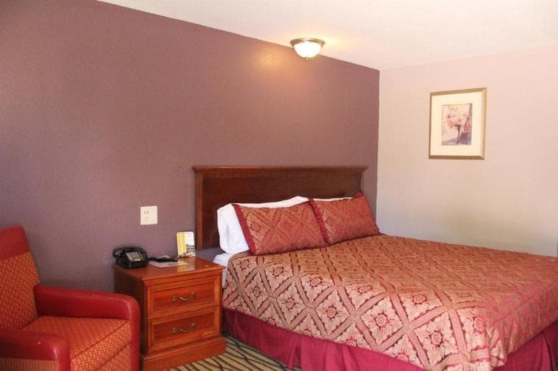 Annie Oakley Motel Oakley main