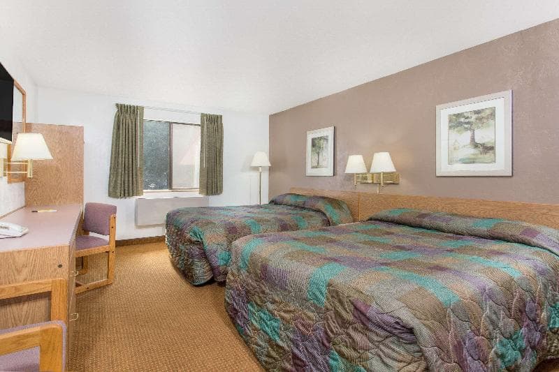 Super 8 by Wyndham Lacey Olympia Area photo 1