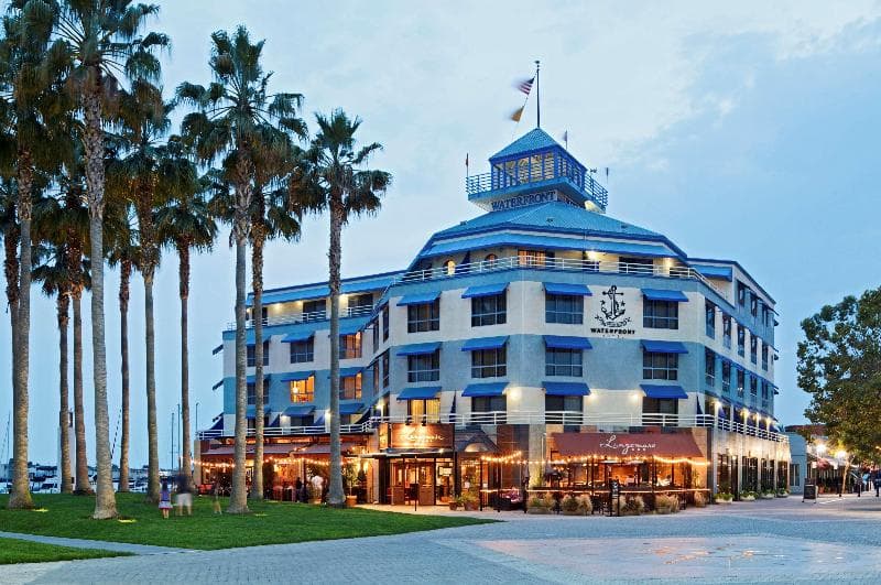 Waterfront Hotel 4