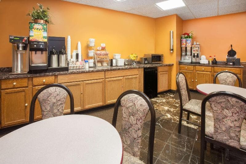 Super 8 By Wyndham Chicago 2