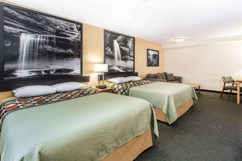 Super 8 By Wyndham Ottawa Starved Rock 4