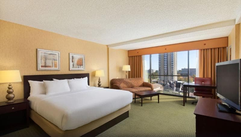 University Plaza Hotel 5