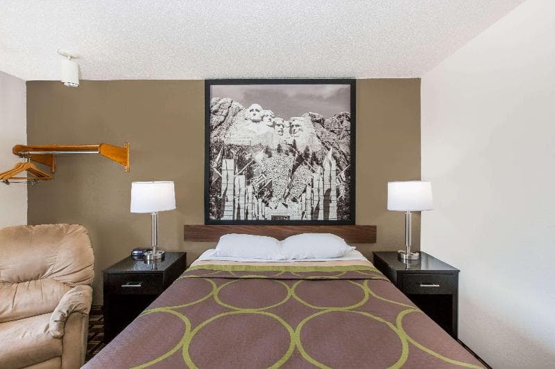 Super 8 By Wyndham Wayne 3