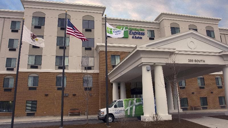 Holiday Inn Express & Suites Chicago West-O'hare A 2