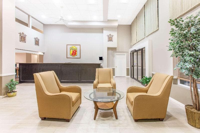 Super 8 By Wyndham Oklahoma City 4