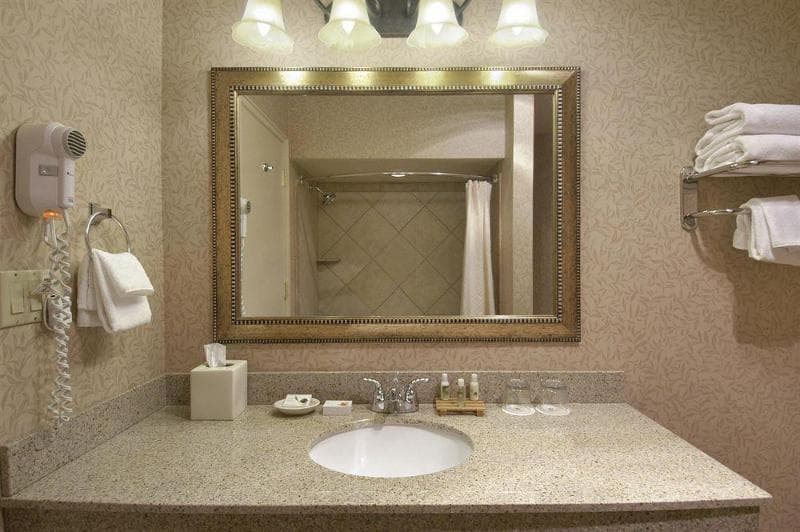 Red Lion Hotel Coos Bay 2