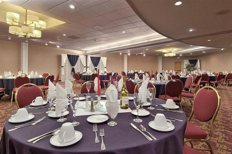 Red Lion Hotel Coos Bay 3