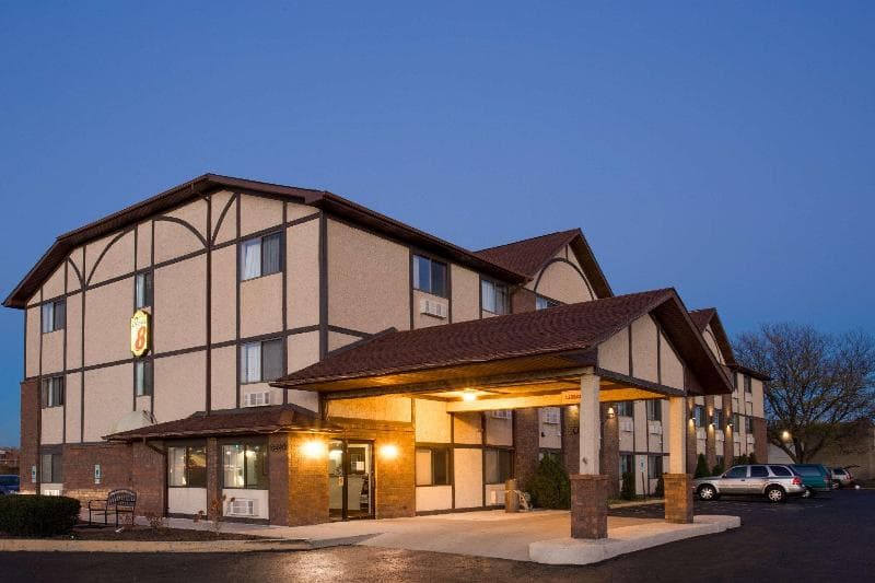 Super 8 by Wyndham Woodstock 4