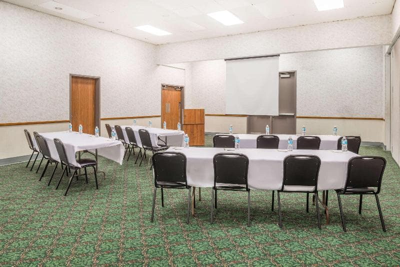 Days Inn By Wyndham Kirksville 1