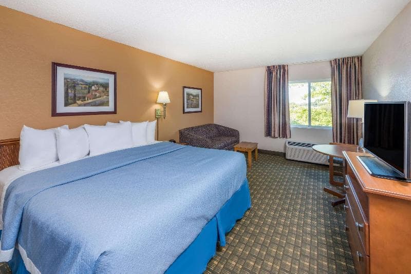 Days Inn By Wyndham Kirksville 3