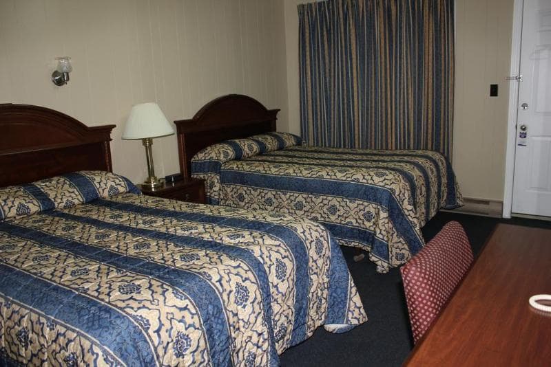 Knights Inn Owen Sound photo 1