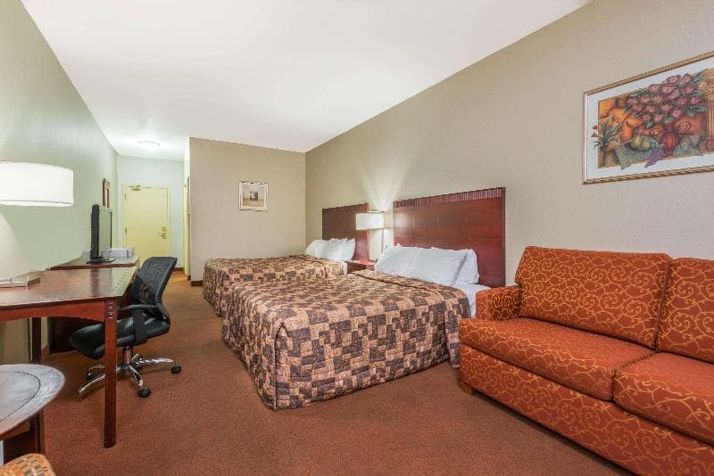 Howard Johnson By Wyndham Toronto Downtown West photo 1