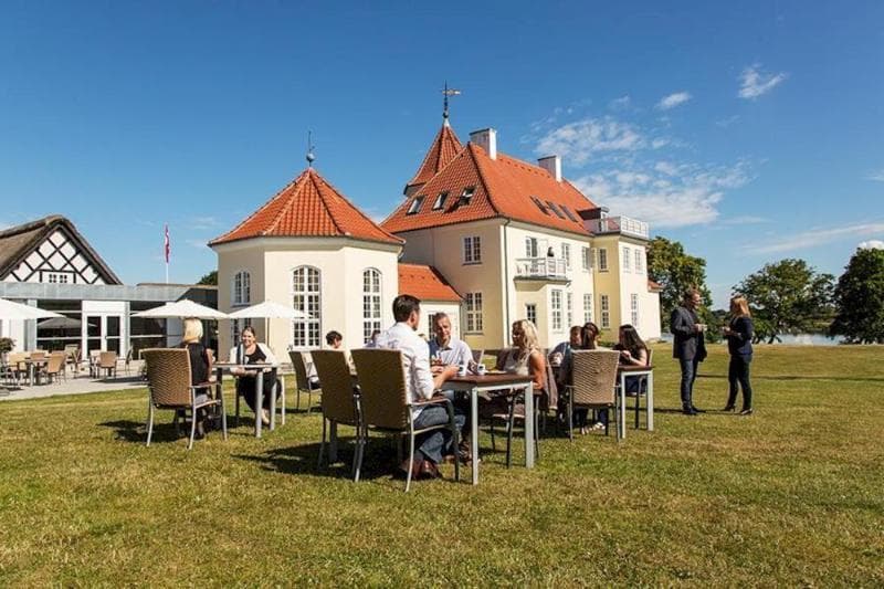 Sinatur Gl. Avernæs main
