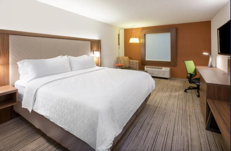 Holiday Inn Express & Suites Prospect Heights 3