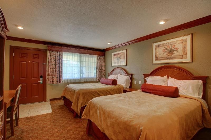 Thunderbird Lodge Riverside 5