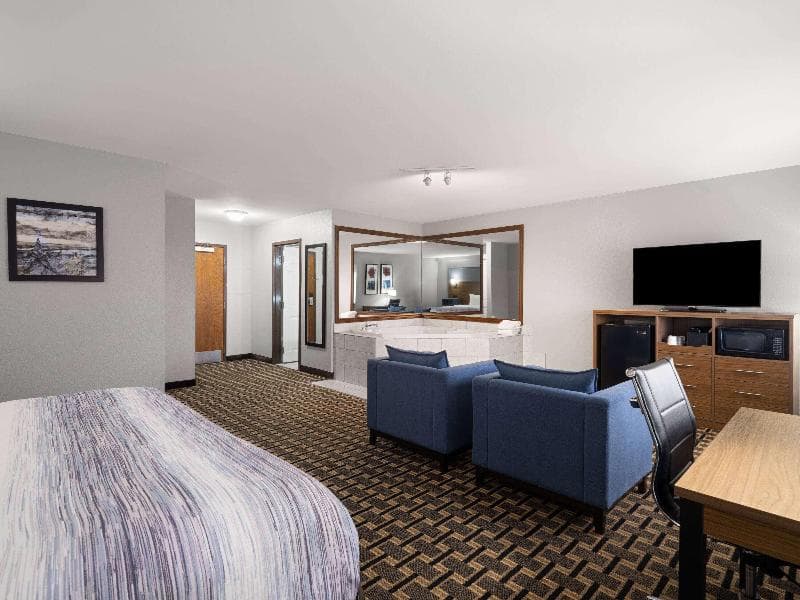 AmericInn by Wyndham Woodstock IL 4
