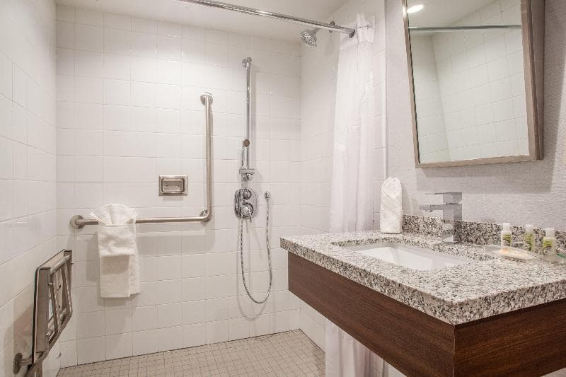 Holiday Inn Ottawa East 2