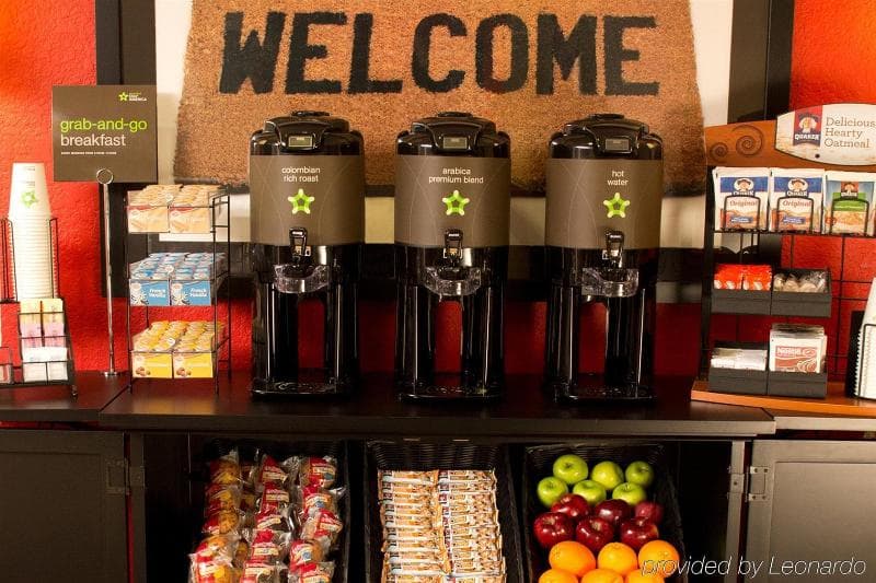 Sonesta Simply Suites Lansing 5