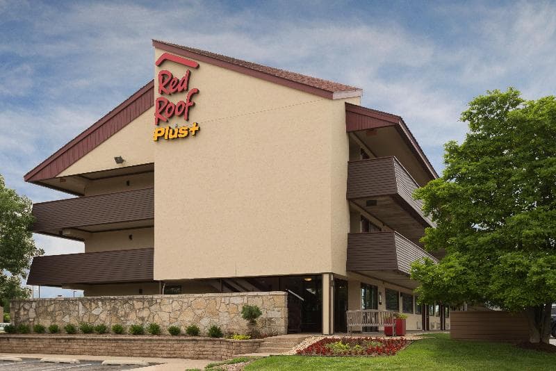 Red Roof Plus+ Chicago - Naperville 5
